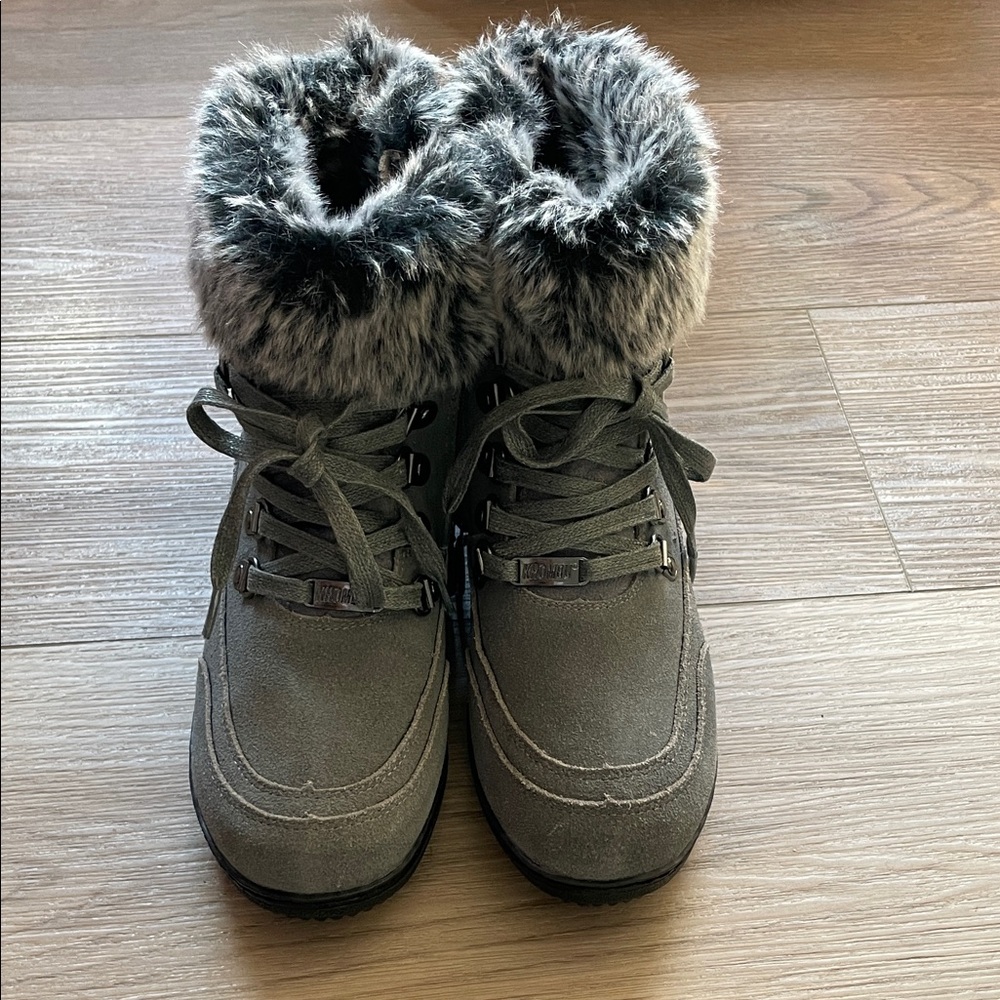 Khombu Charcoal Winter Boots with Faux Fur